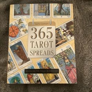 365 Tarot Book